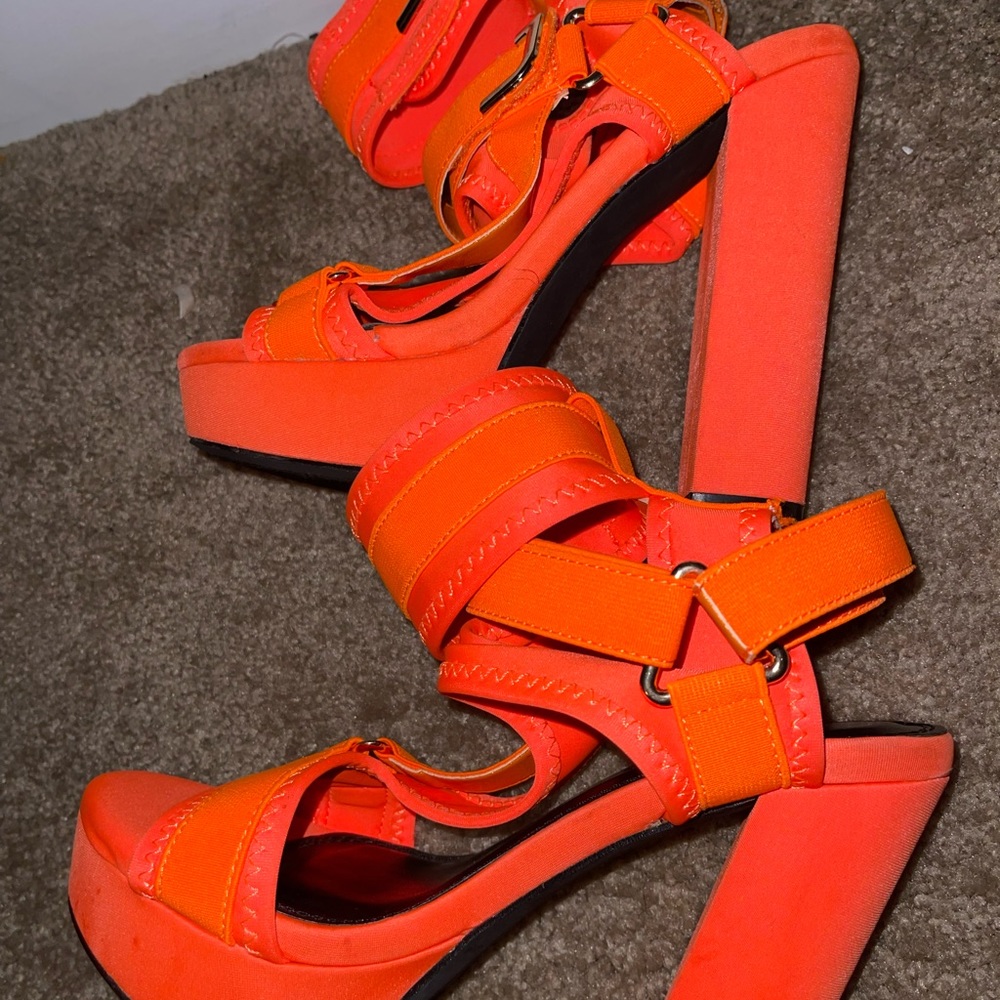 Heels - Picture 4 of 5